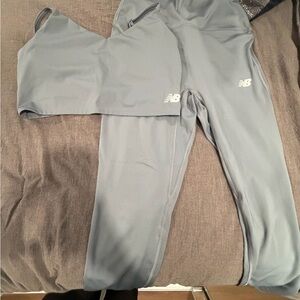 New Balance women Blue Leggings
